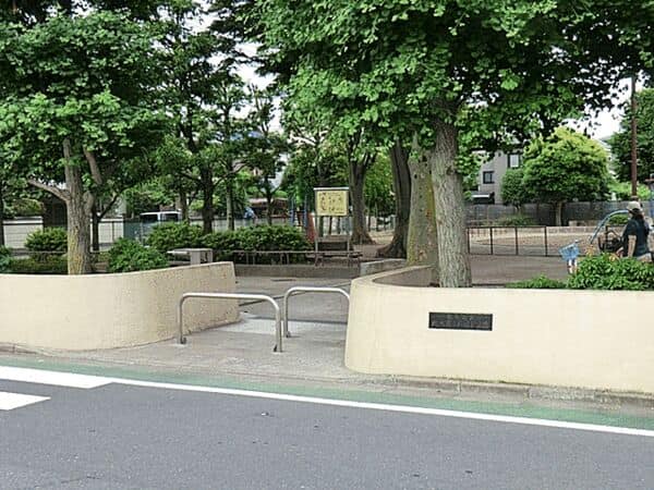 北大泉くれはし公園まで約1378m