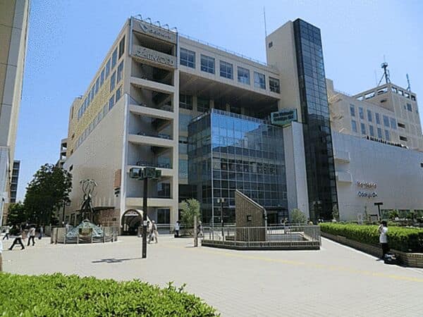 小田急新百合ケ丘エルミロードまで約2375m