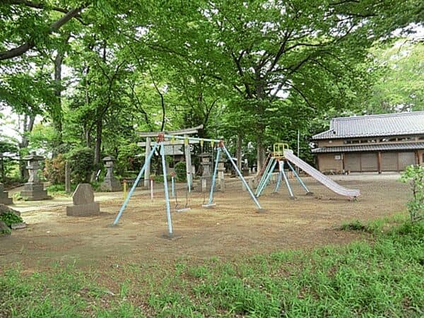 氷川神社児童遊園地まで約102m