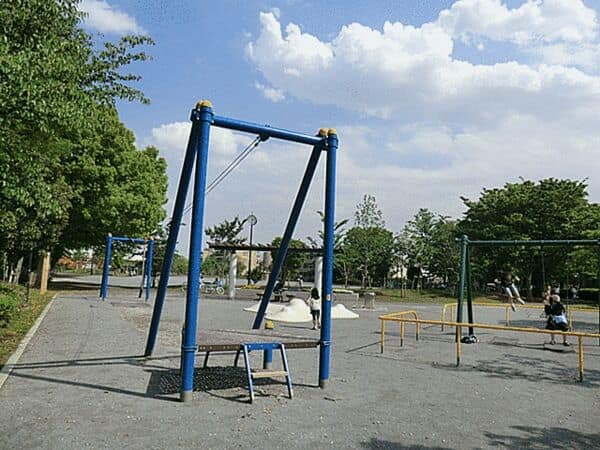 堀崎中央公園まで約1352m