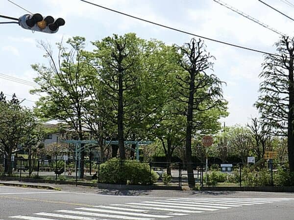 南生田三丁目公園まで約1431m