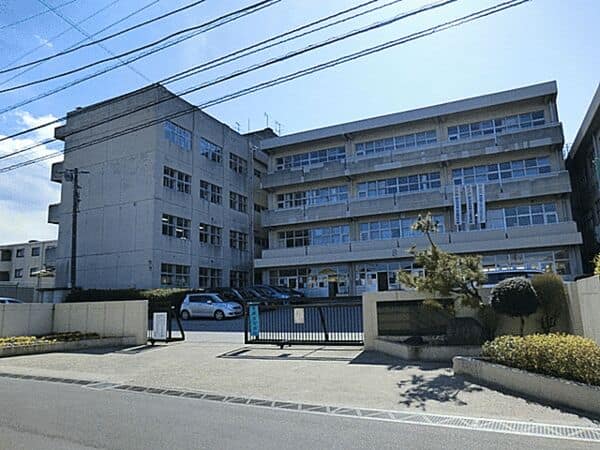 松戸市立六実中学校