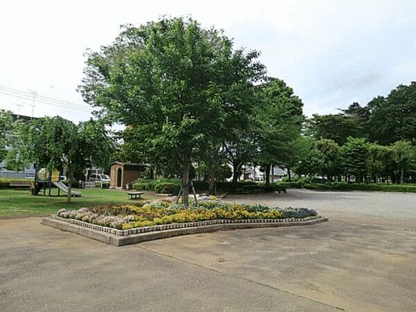 登戸公園まで約759m