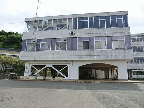 鎌倉市立岩瀬中学校