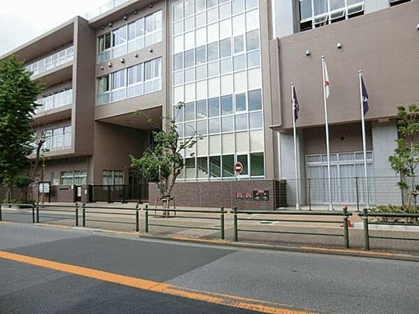 足立区立西新井小学校