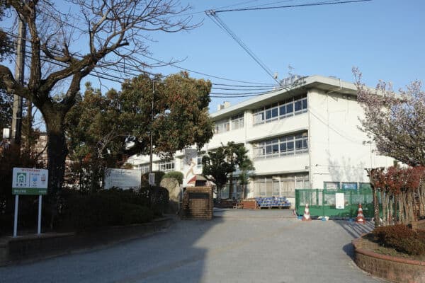 春日市立須玖小学校