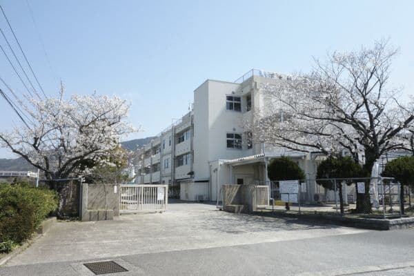 大野城市立下大利小学校