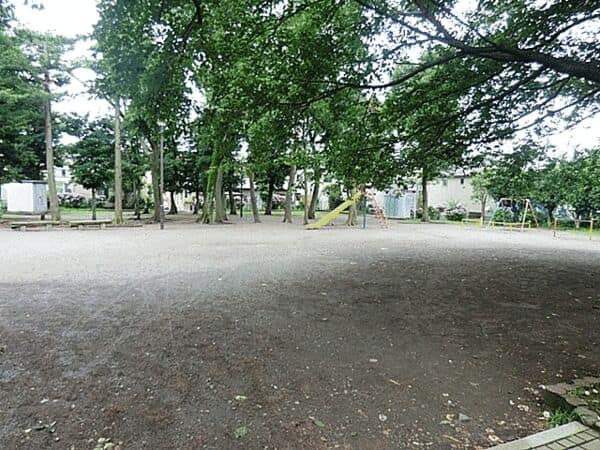 翠ヶ丘公園まで約739m