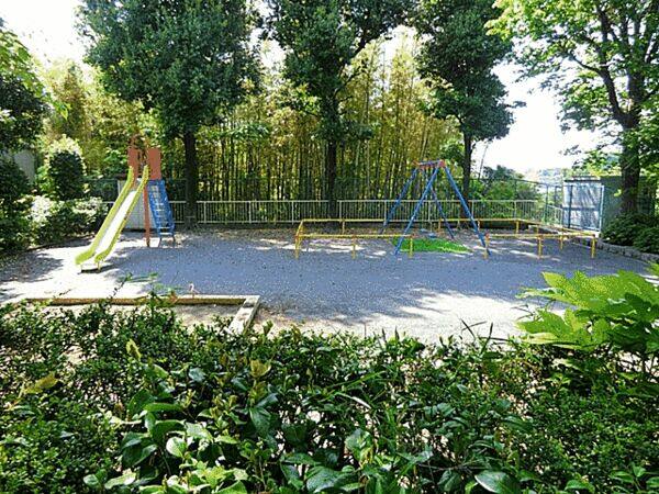 小机町第一公園まで約1394m