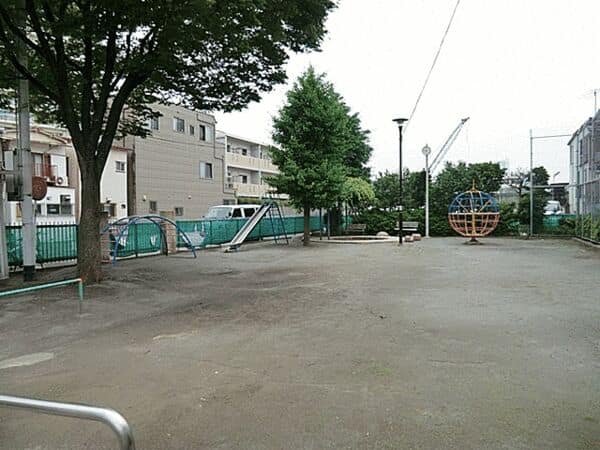 豊島八丁目児童遊園まで約330m