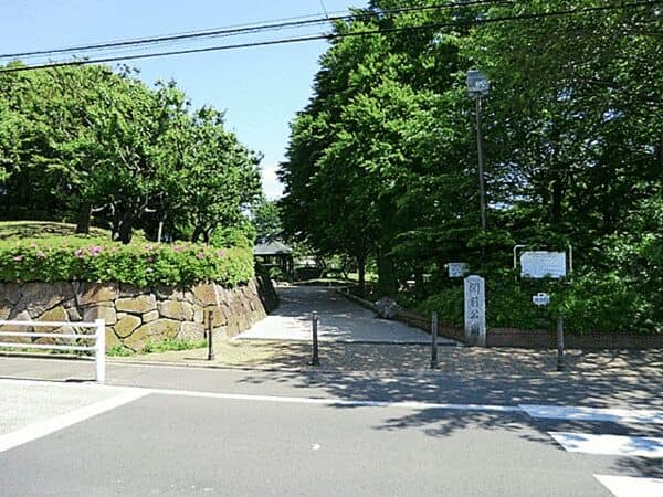 関前公園まで約812m