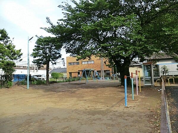 上峰西児童遊園地まで約1221m