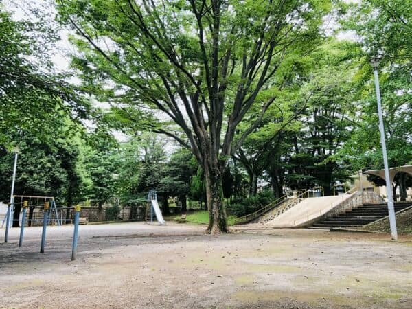 柏西口第二公園まで約87m