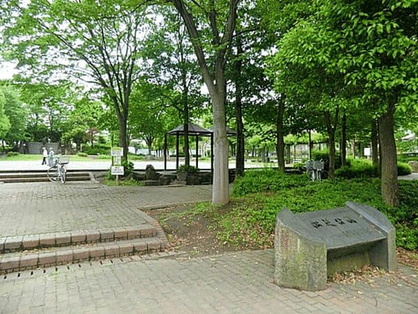 松芝公園まで約893m