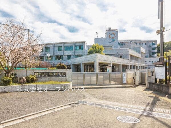 町田市立鶴川中学校