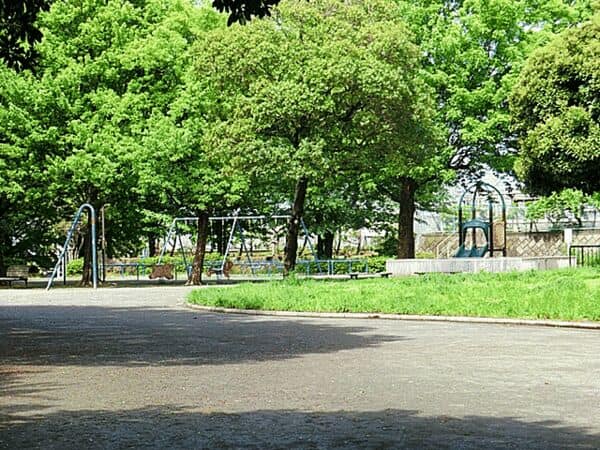 六ツ川三丁目公園まで約1121m
