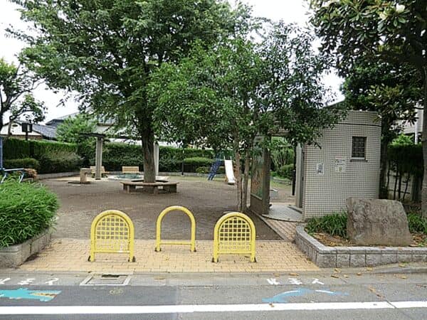 成三公園まで約596m