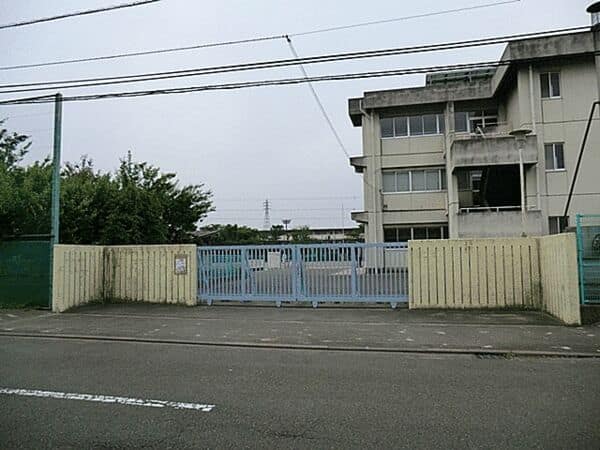 調布市立布田小学校