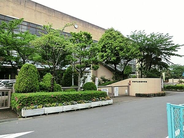 草加市立新田中学校