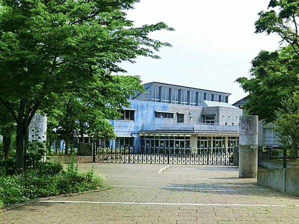 稲城市立長峰小学校