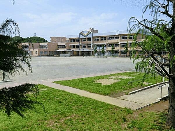 稲城市立平尾小学校