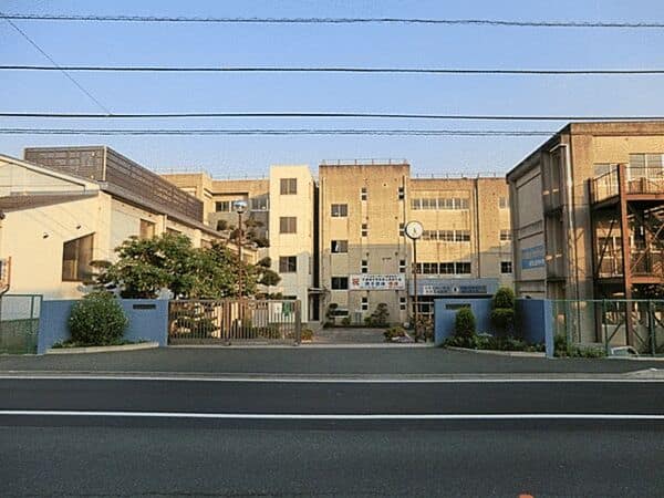 柏市立逆井中学校