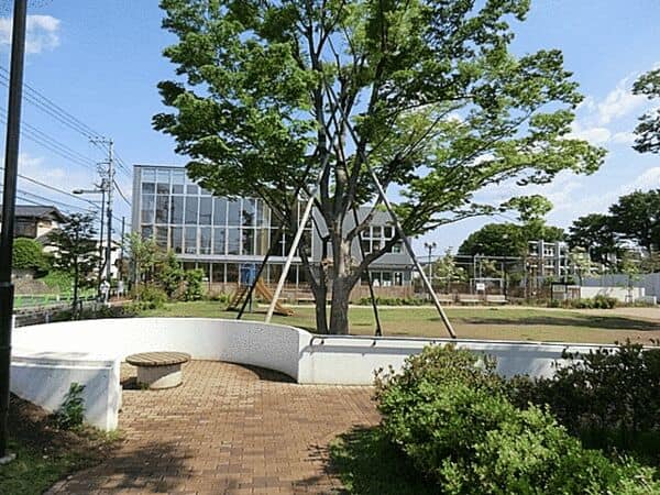 ともだち公園まで約1256m