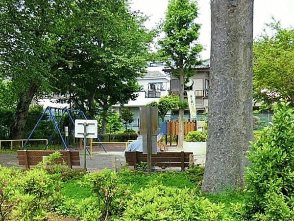 つつじ山児童遊園まで約1403m
