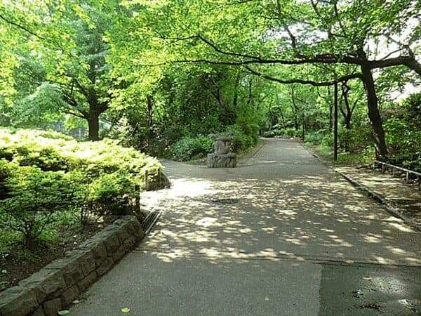 春の風公園まで約1426m