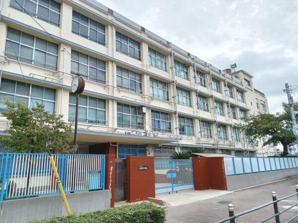 大阪市立港南中学校