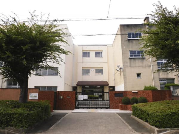 大阪市立淡路中学校