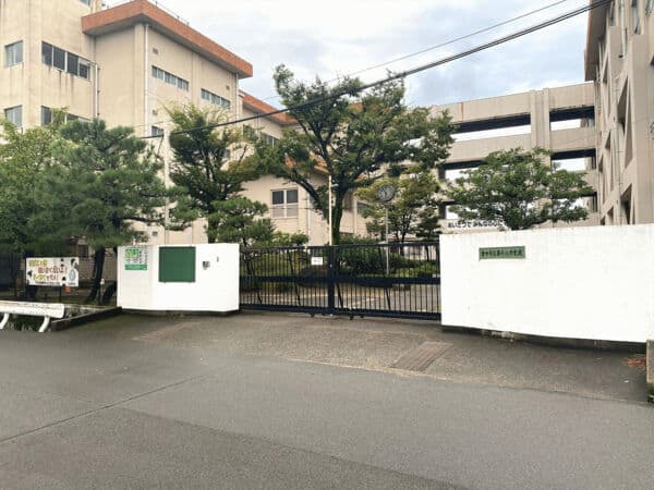 豊中市立第十二中学校