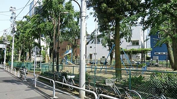 こばと児童遊園まで約812m