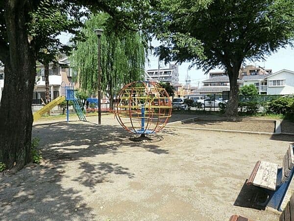 日の出児童遊園まで約777m