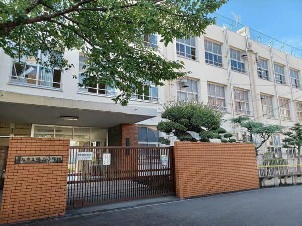 大阪市立勝山小学校