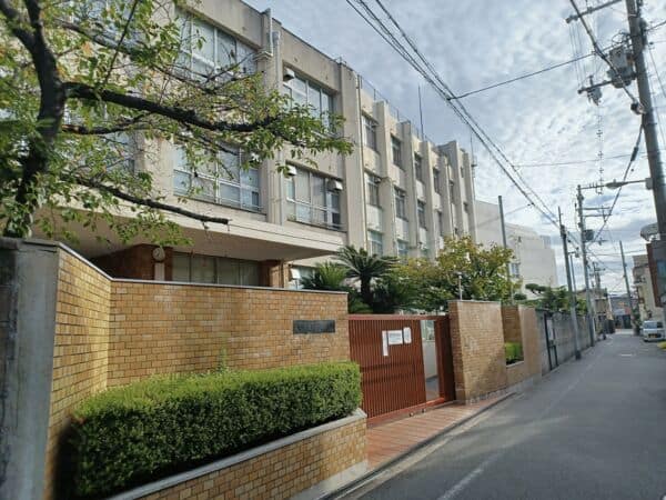 大阪市立鶴橋小学校
