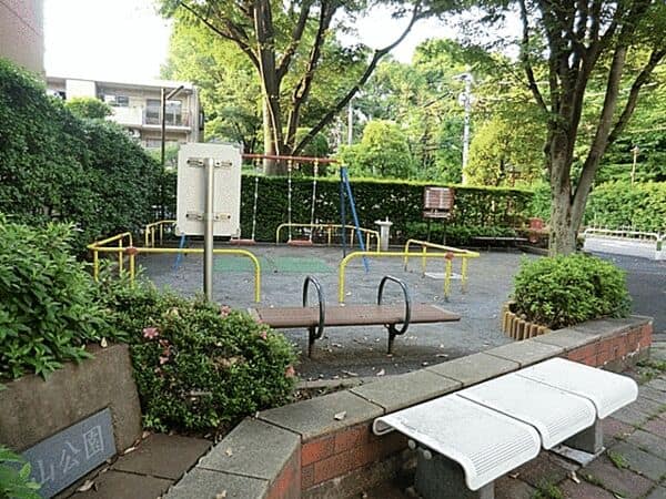 岡本下山公園まで約1093m