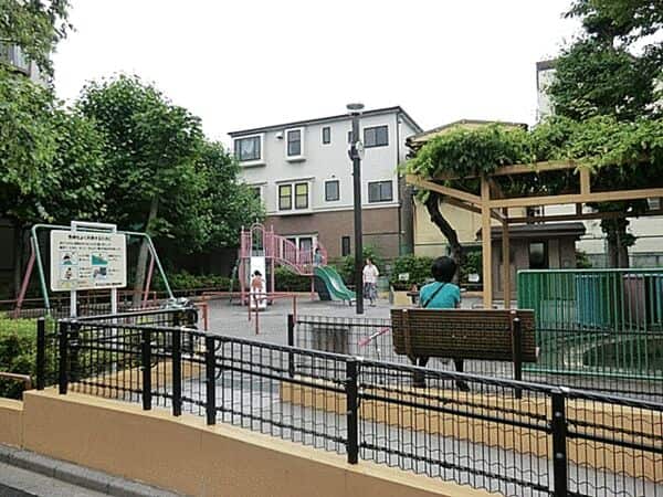 西尾久五丁目児童遊園まで約158m