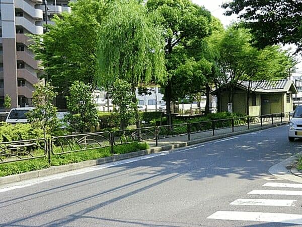 曳舟川親水公園まで約483m