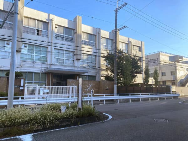 大阪市立三津屋小学校