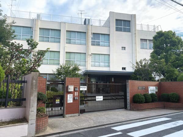 大阪市立十三小学校