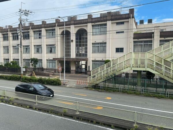 大阪市立塚本小学校