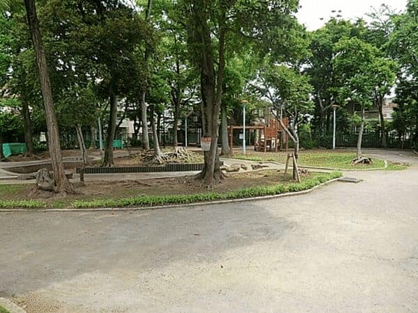 小岩の森公園まで約1267m