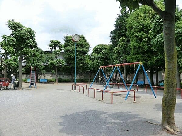 向原児童遊園まで約1333m