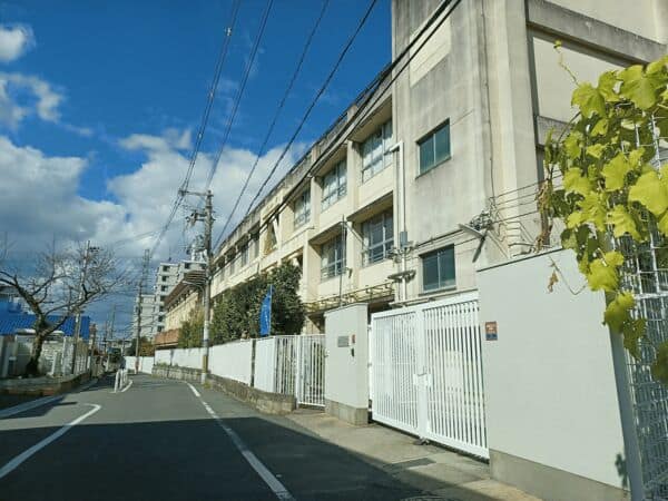 東大阪市立孔舎衙小学校