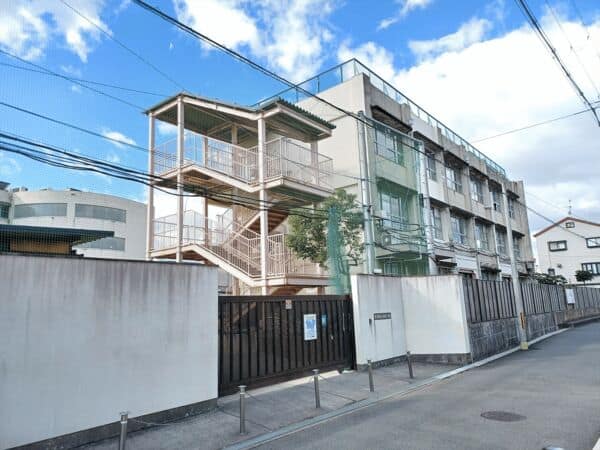 東大阪市立弥栄小学校