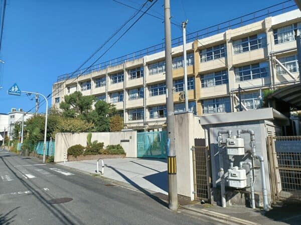 東大阪市立意岐部小学校
