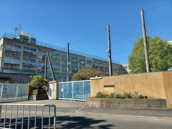 東大阪市立藤戸小学校