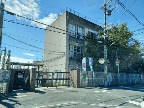 東大阪市立楠根小学校