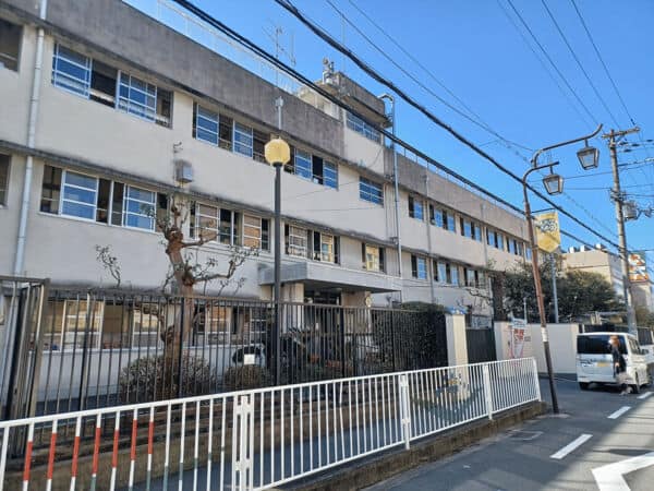 東大阪市立八戸の里小学校